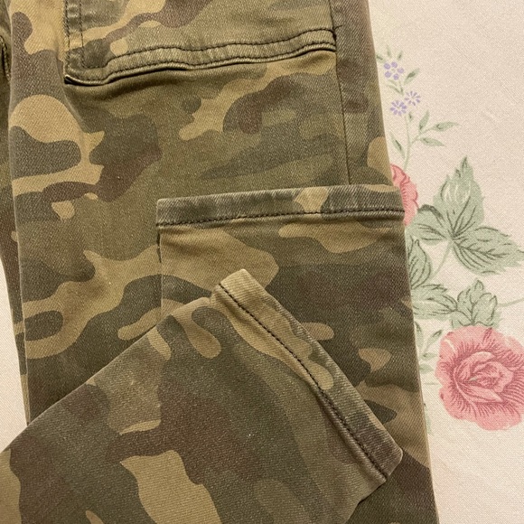 American Eagle Jeans - Picture 6 of 7